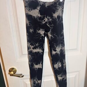 SHEIN scrunch bum leggings
